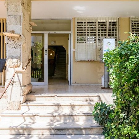 Sea View 2 Bedroom Apartment With Bomb Shelter Tel Aviv Bagian luar foto