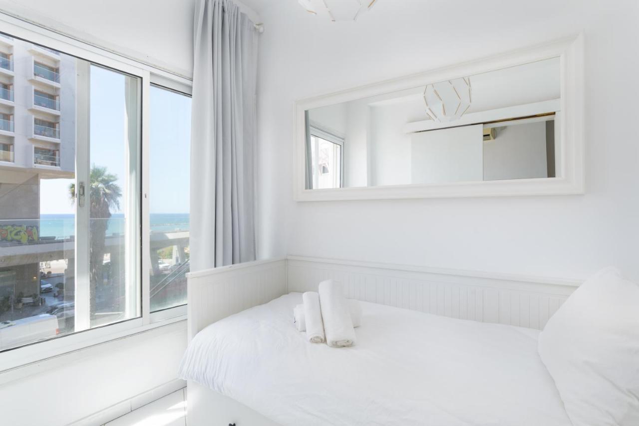 Sea View 2 Bedroom Apartment With Bomb Shelter Tel Aviv Bagian luar foto