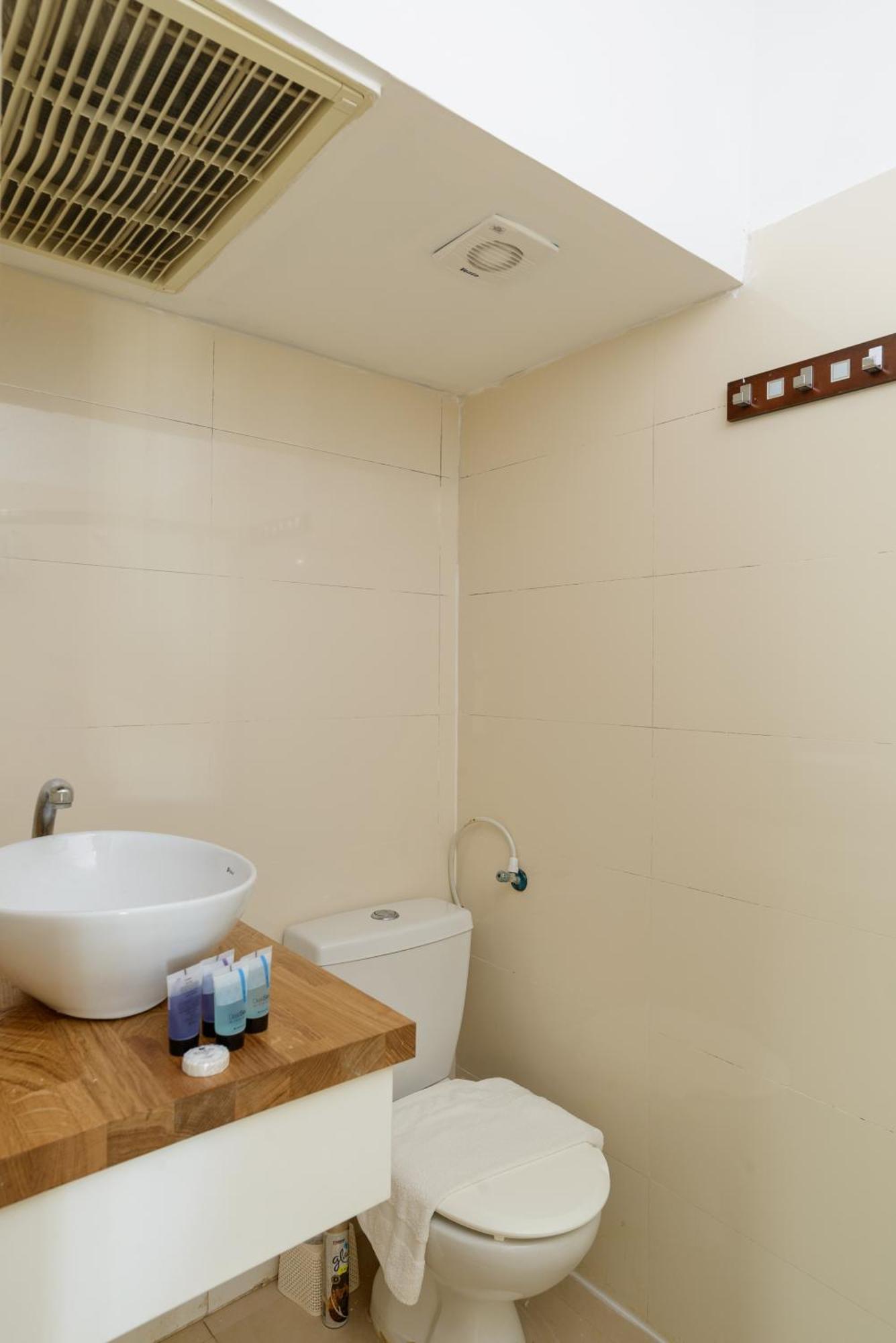 Sea View 2 Bedroom Apartment With Bomb Shelter Tel Aviv Bagian luar foto