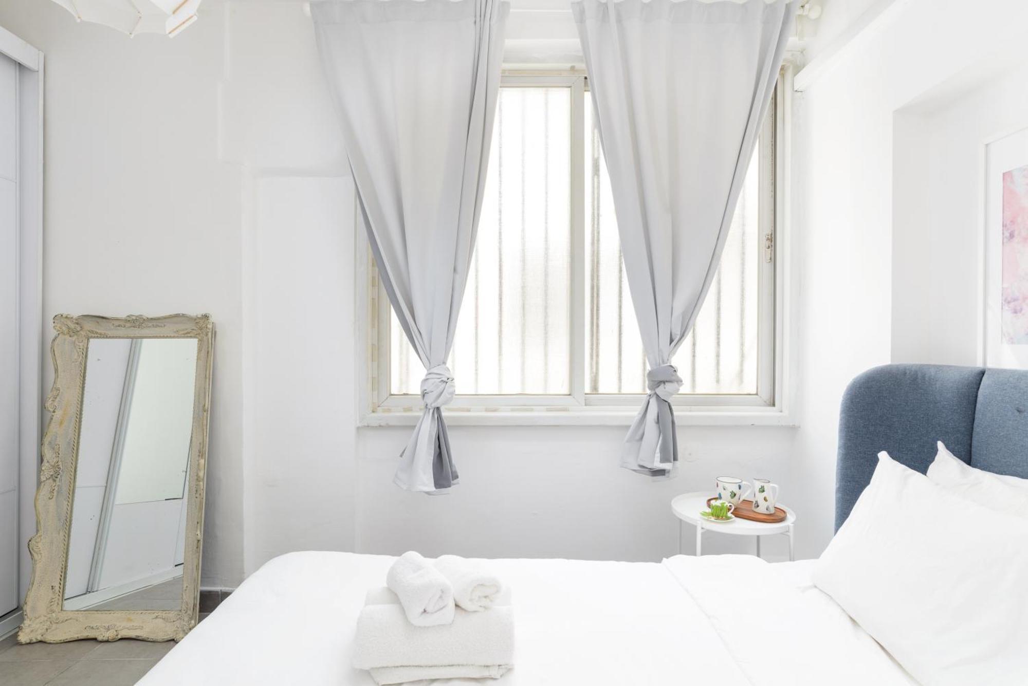 Sea View 2 Bedroom Apartment With Bomb Shelter Tel Aviv Bagian luar foto
